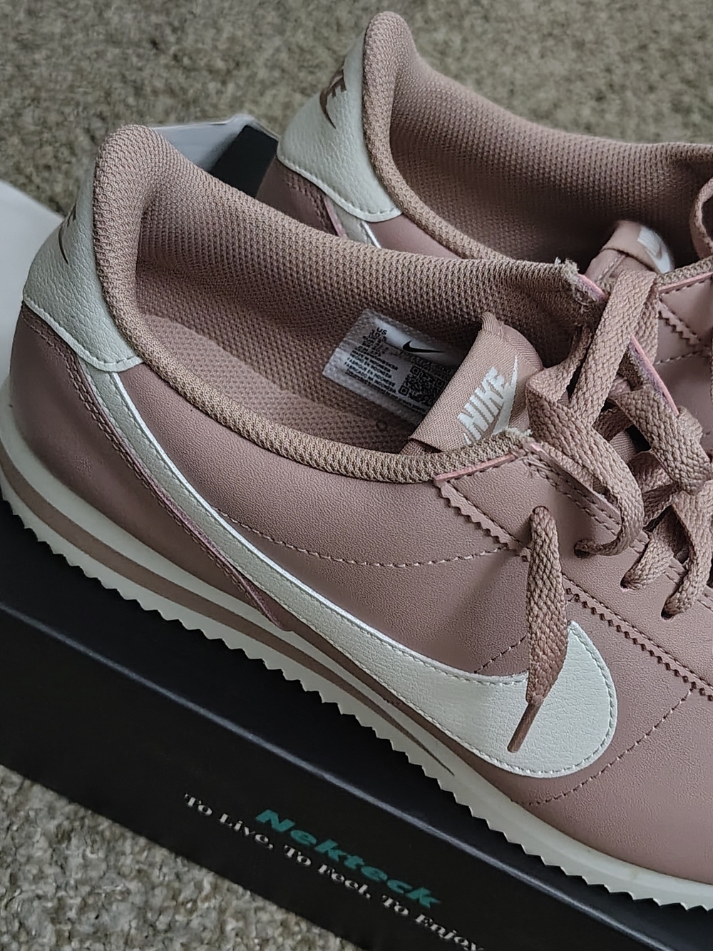Unisex Nike Cortez Sneakers. 9 Men/10.5 Women